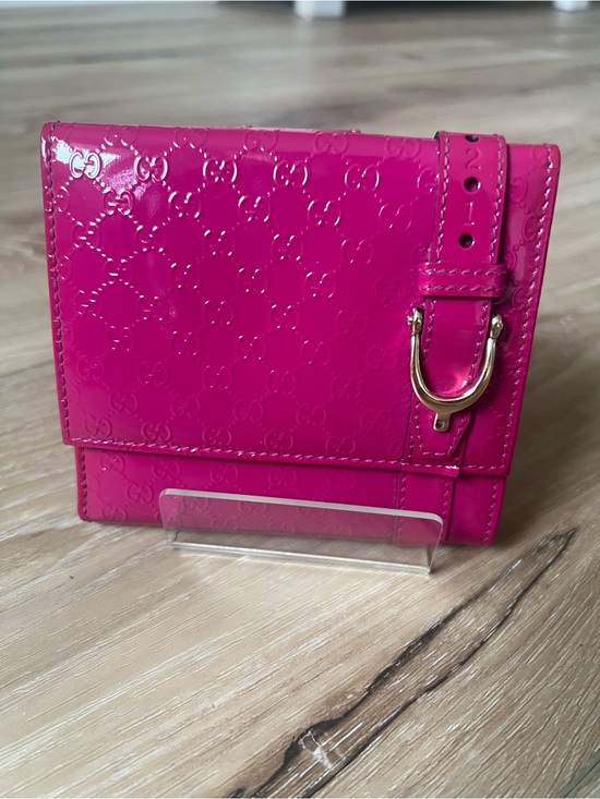 Gucci Handbags - GUCCI Magenta Patent Micro Guccissima Compact Wallet